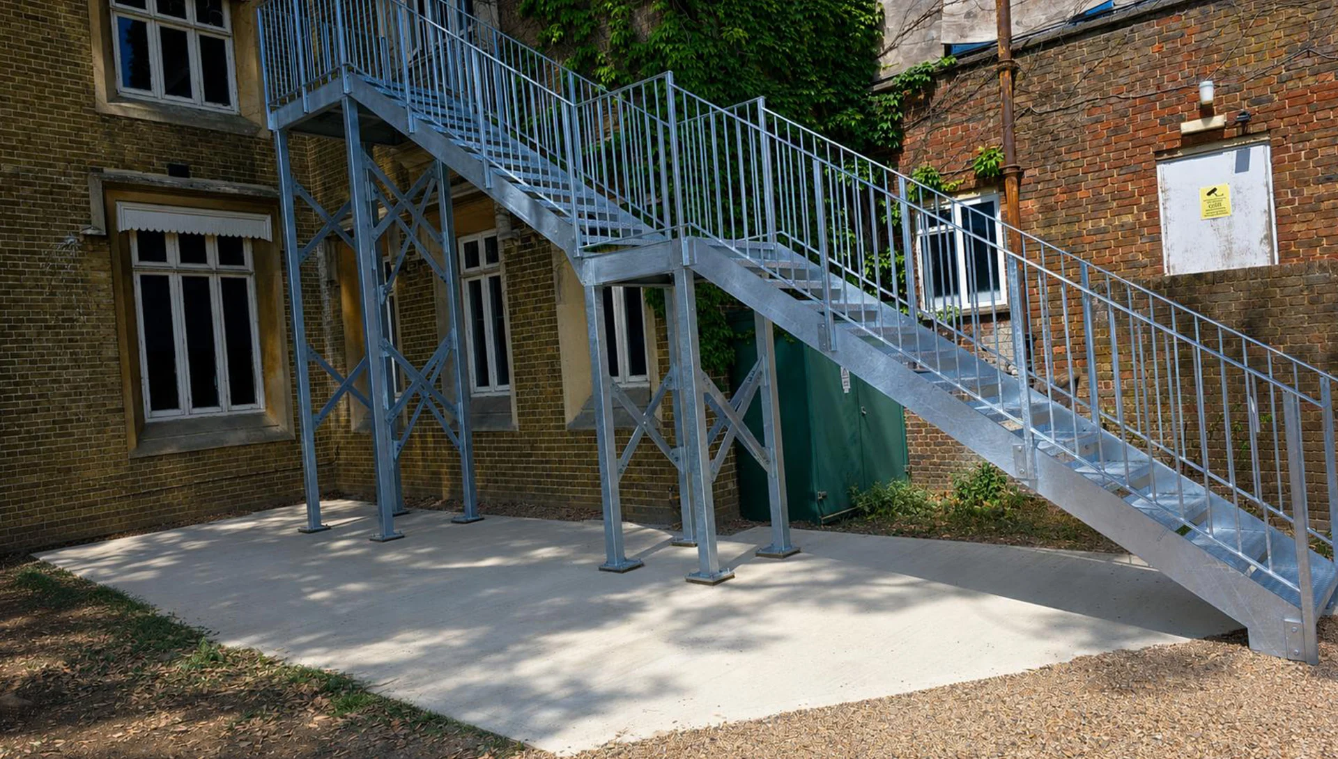 Oaklands-College-header-image